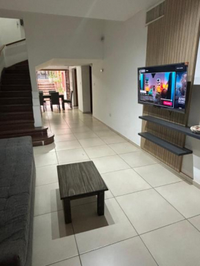 Casa en Nueva Córdoba con Patio y Asador